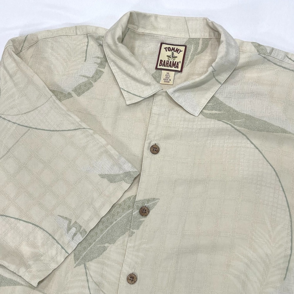 Tommy Bahama Silk Button Down Mens XL Cream Tropical Leaf Jacquard Camp Shirt